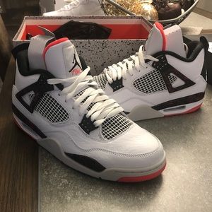 Air Jordan 4 Retro